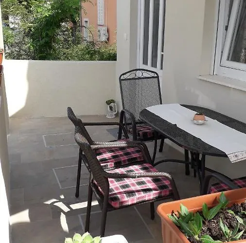 Tatil Evi Podvrsina1a Rosa Preko