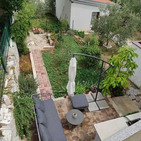 Casa de Férias Podvrsina1a Rosa