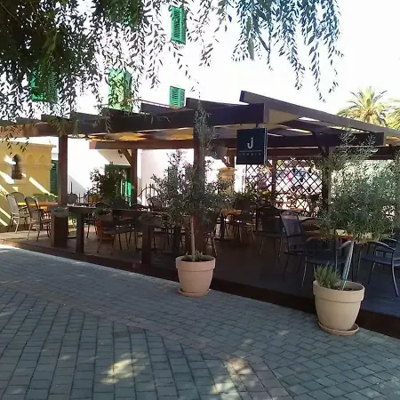 Podvrsina1a Rosa Casa de Férias Preko