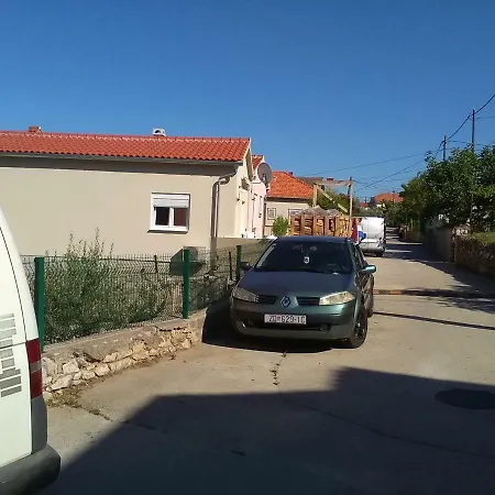 Casa de Férias Podvrsina1a Rosa *