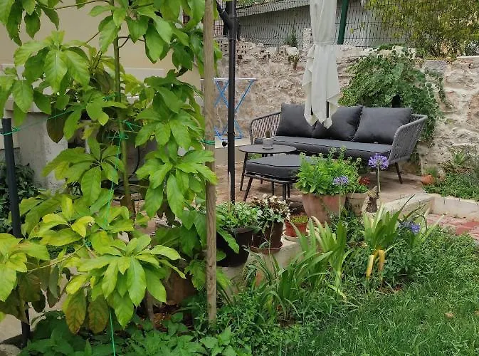 Holiday home Podvrsina1a Rosa