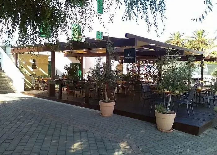 Podvrsina1a Rosa Holiday home Preko